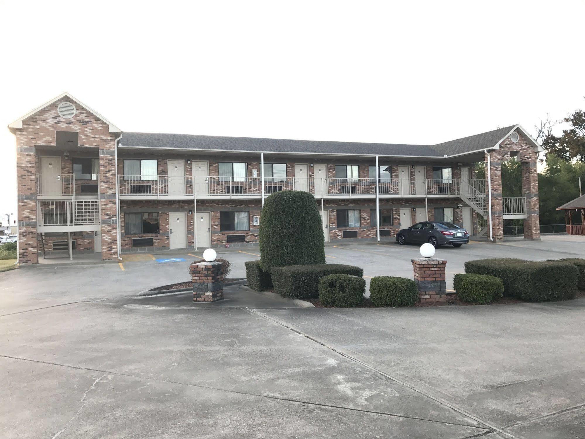 Americas Best Value Inn Cabot Exterior photo